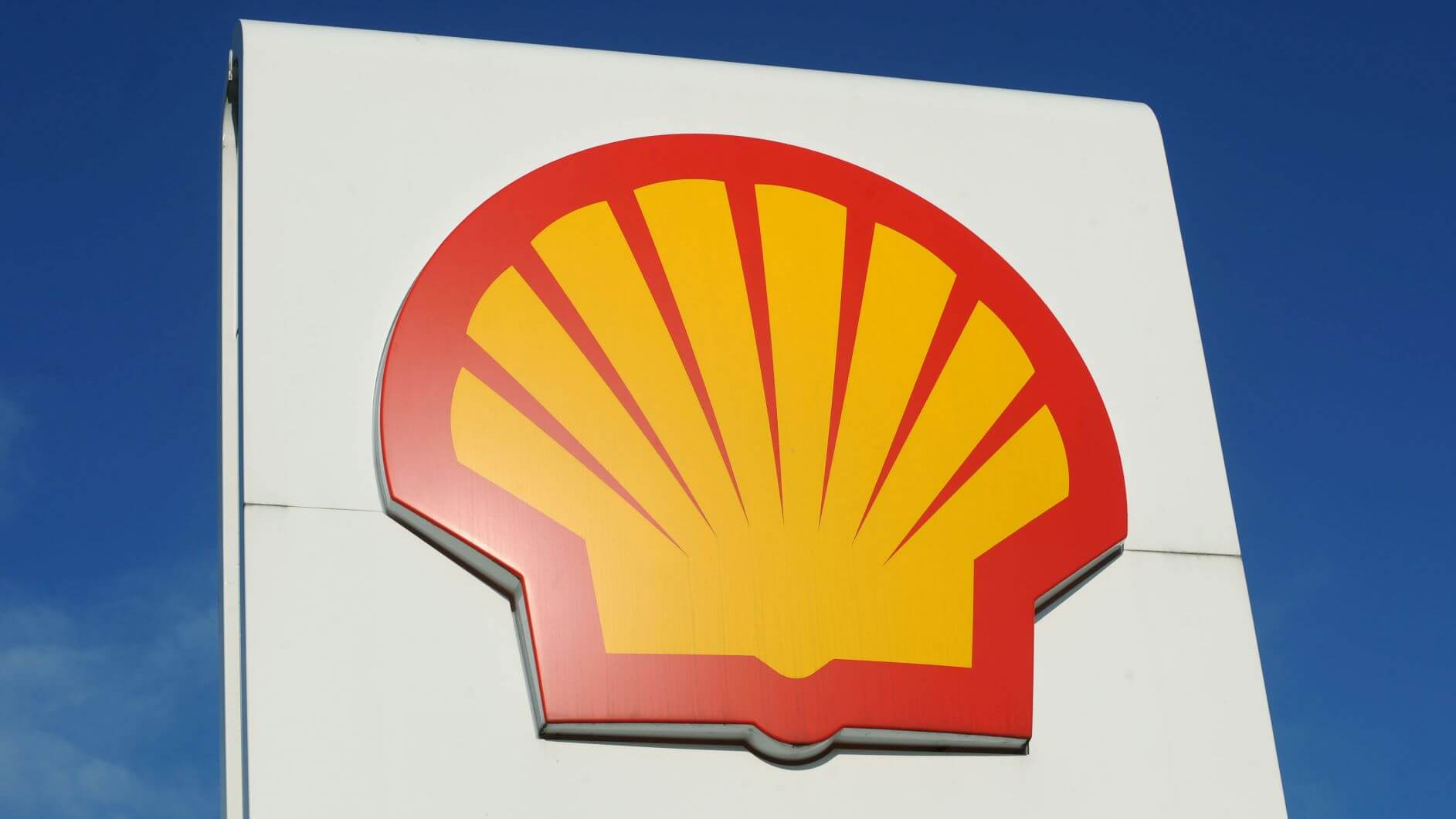 Shell To Cut Costs And Reduce Spending After Oil Price Slump - PM Today