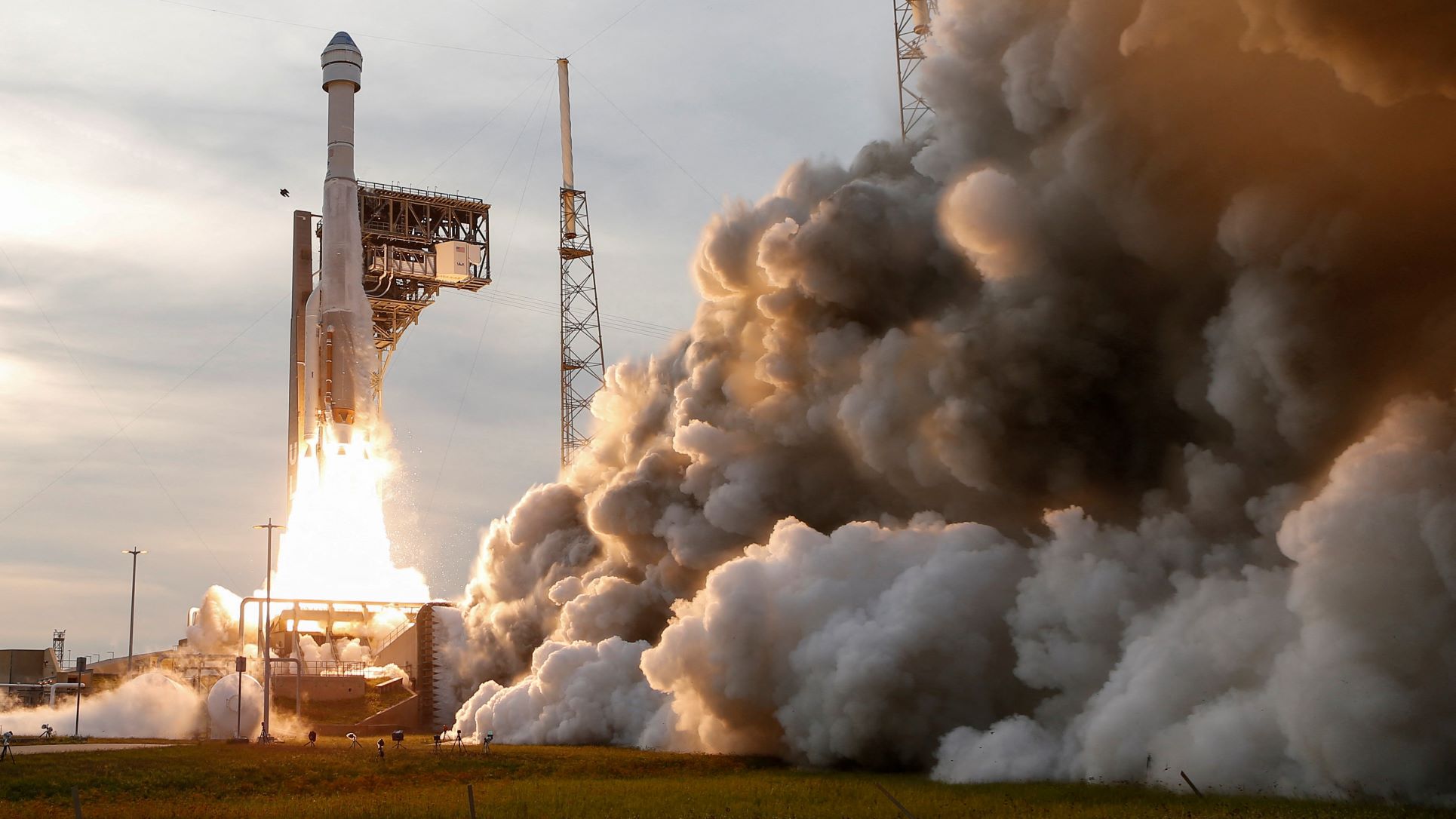 Boeing's Starliner Capsule Docks With Space Station In Uncrewed Flight ...