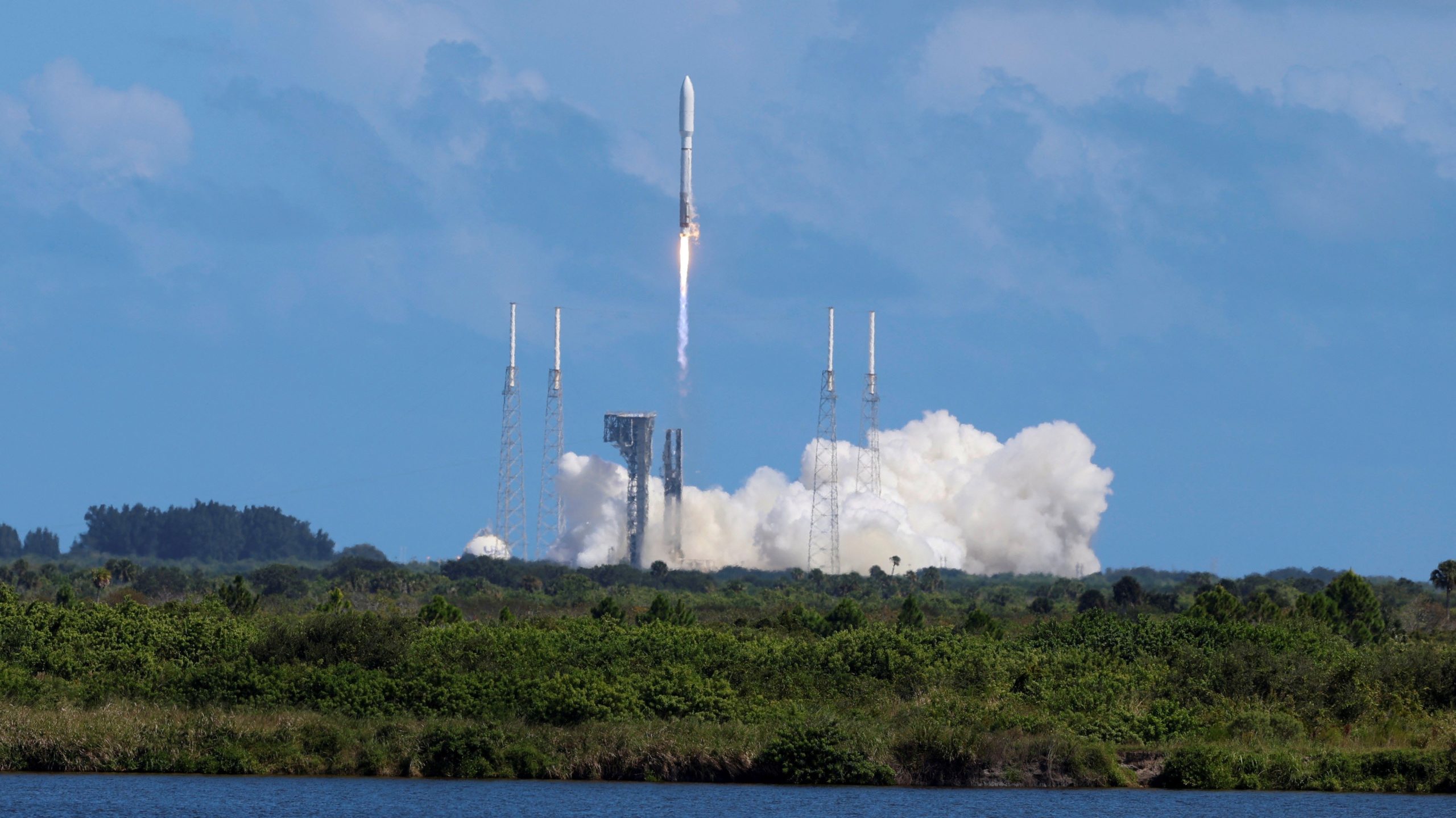 Amazon Launches First Test Satellites For Kuiper Internet Network - PM ...